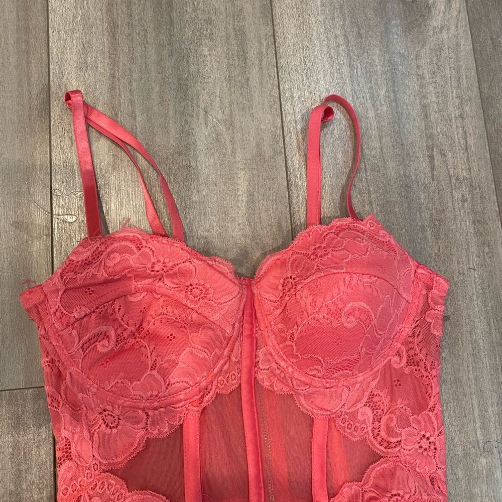 Lily White Coral Lace Bustier